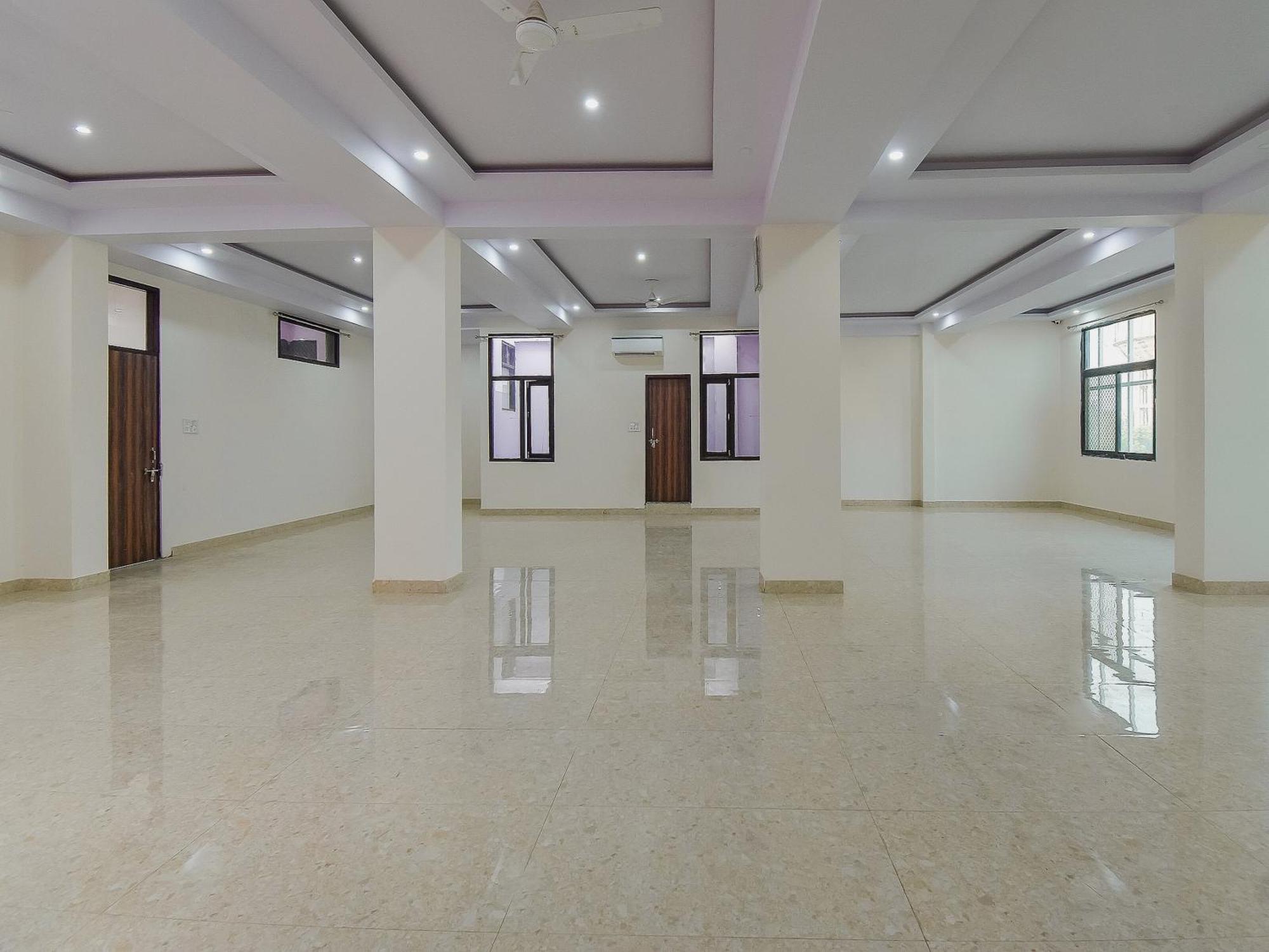 O Royal Blue Hotel Jaipur