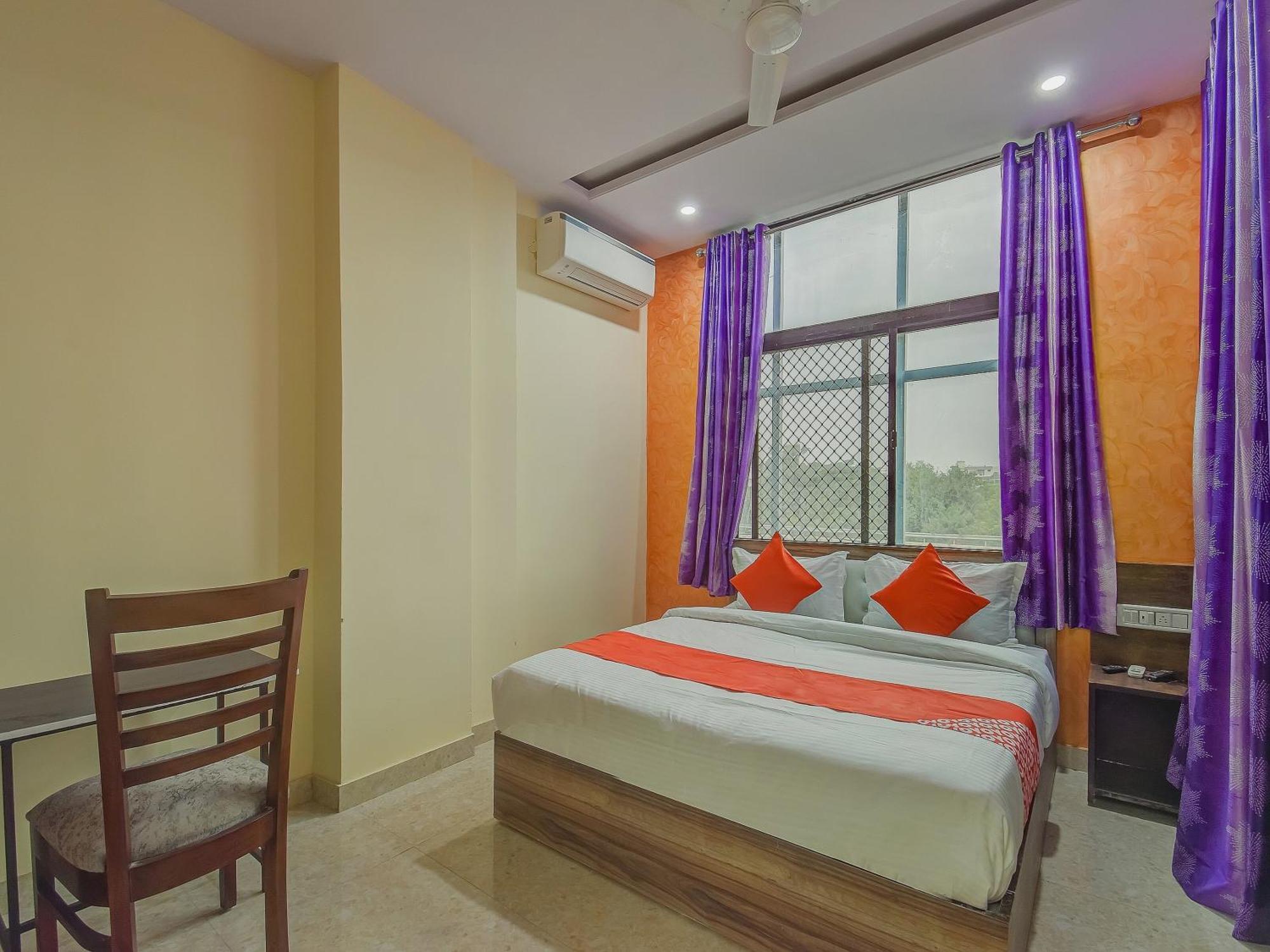 O Royal Blue Hotel